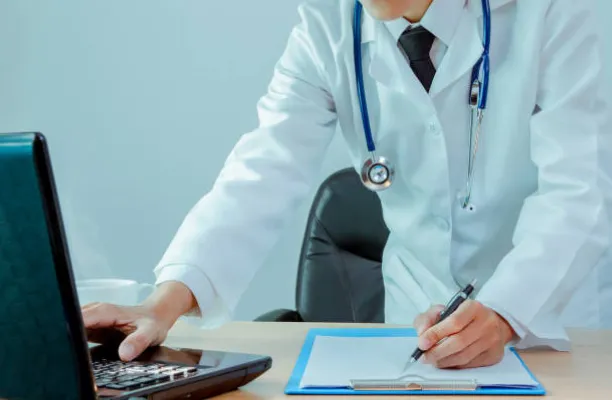 Как газировка разрушает кости: механизмы вымывания кальция и последствия для здоровья